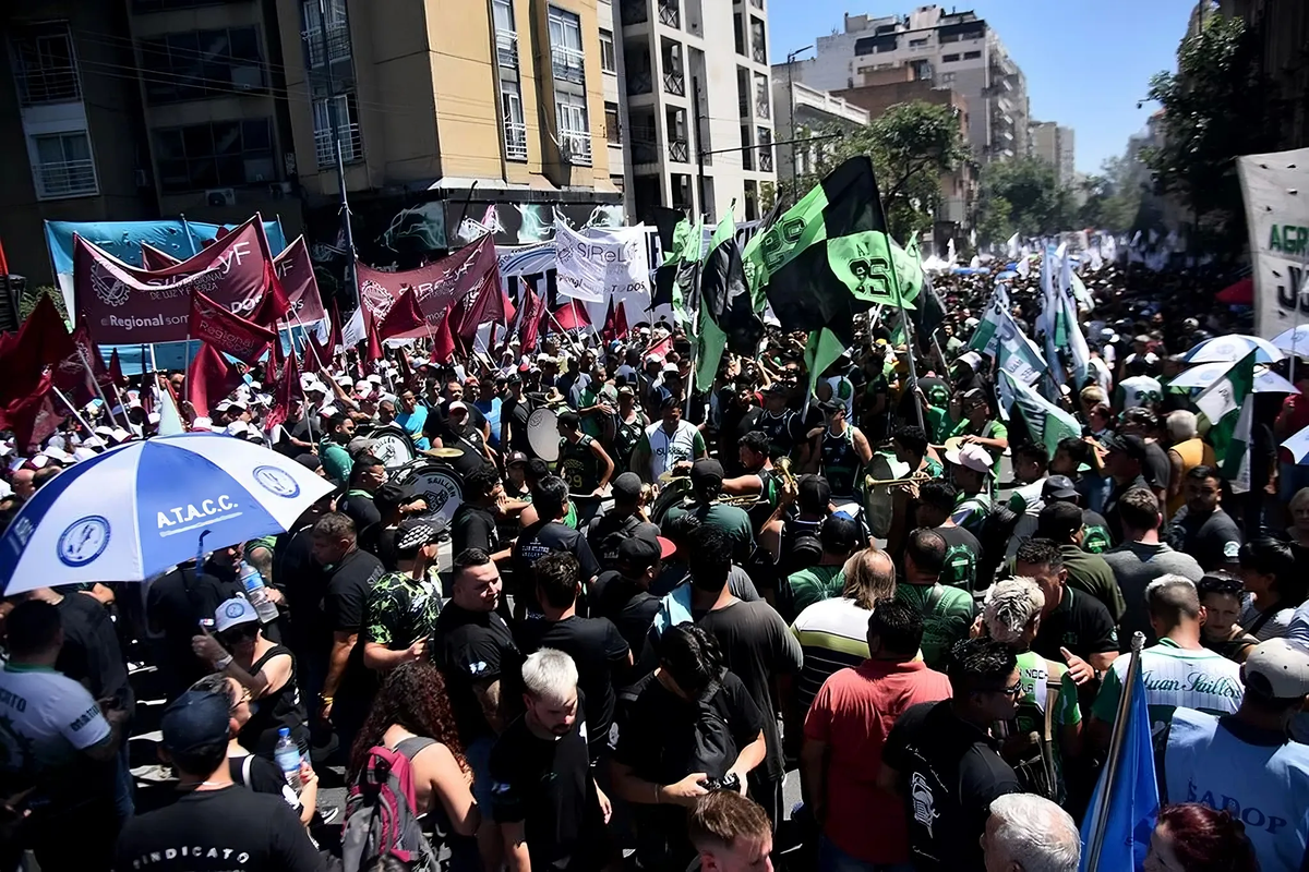 Paro de la CGT en Córdoba: tres frentes y una multitud en las calles