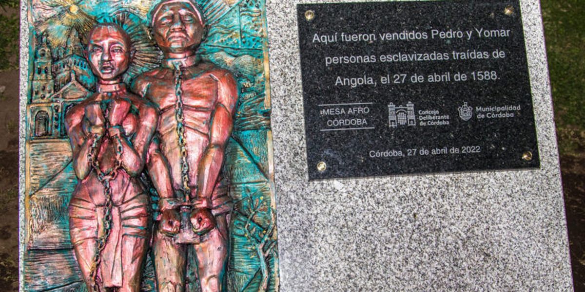 La ciudad inauguró un punto de memoria afrodescendiente en la Plaza San Martín
