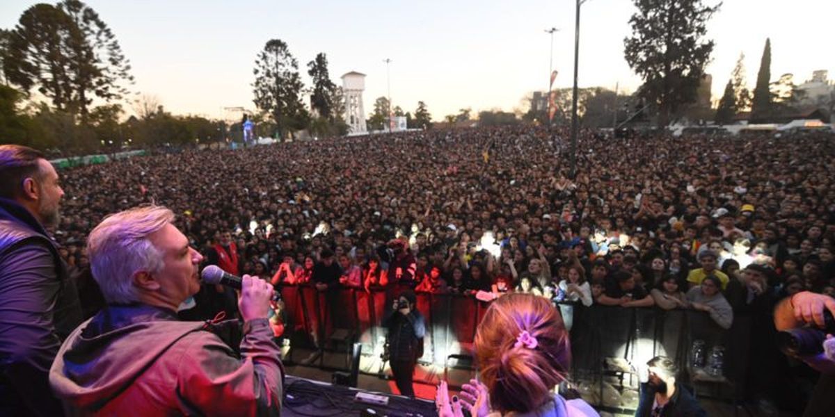 Una multitud se congregó en el Re Festival de Parque de Las Tejas