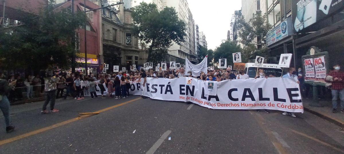 Masiva marcha en el centro de Córdoba por Memoria, Verdad y Justicia