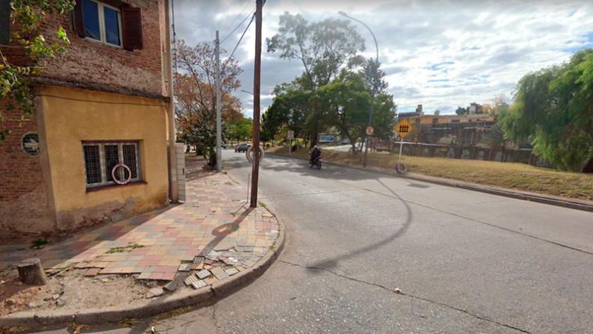 La intersección donde fue hallado el joven apuñalado en barrio San Martín. Foto: Captura de Google Maps.
