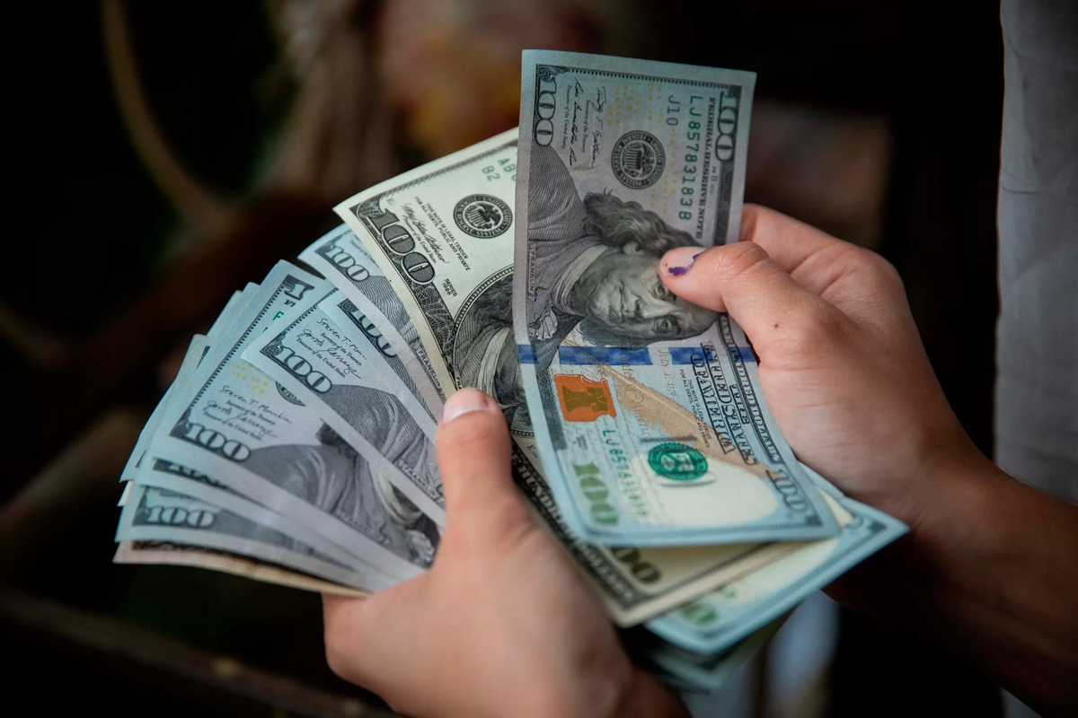 El dólar blue trepa a $700 tras las PASO