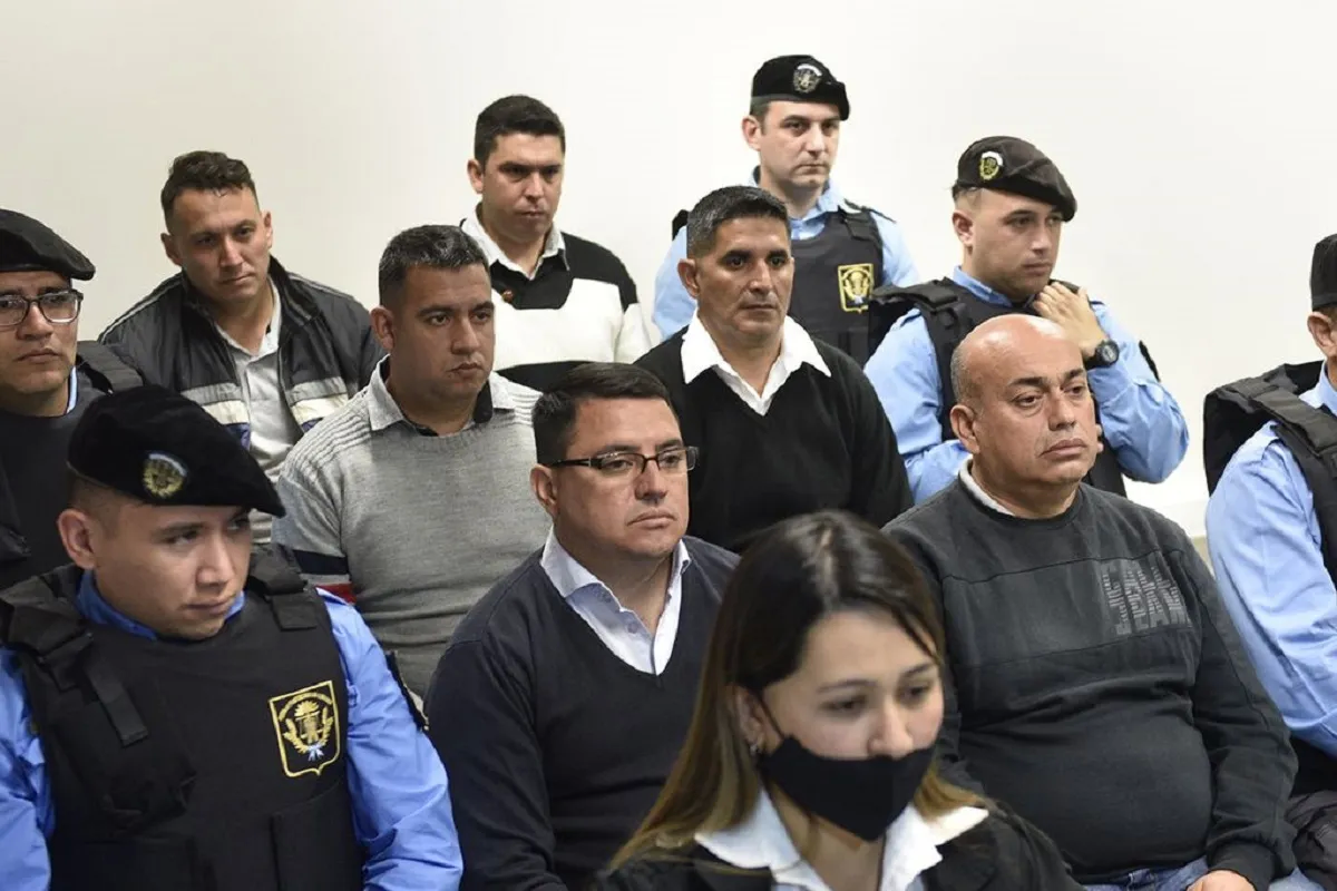 Parte de los ocho policías que están siendo juzgados por el crimen de Blas Correas.