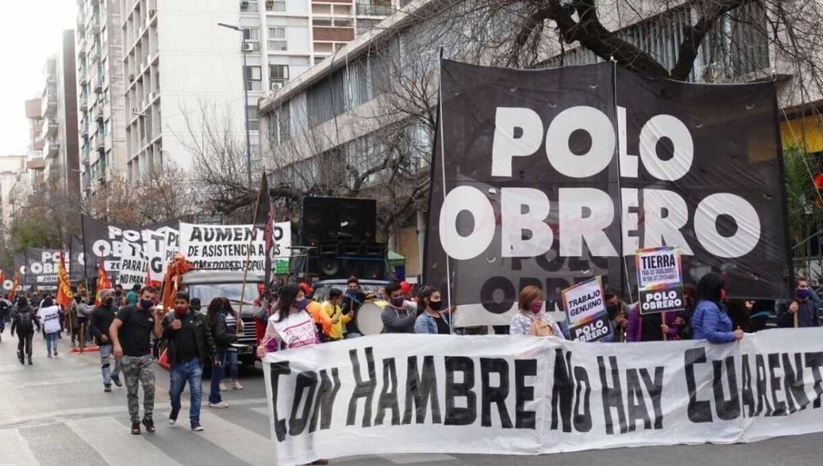 Gremios y organizaciones sociales se movilizan en Córdoba en rechazo a la Ley ómnibus