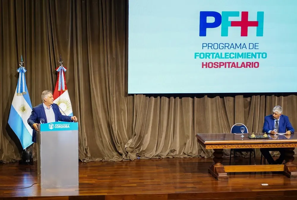 El gobernador expuso sobre los nuevos cambios en Salud ante directores y subdirectores de hospitales. Foto: Gobierno de Córdoba