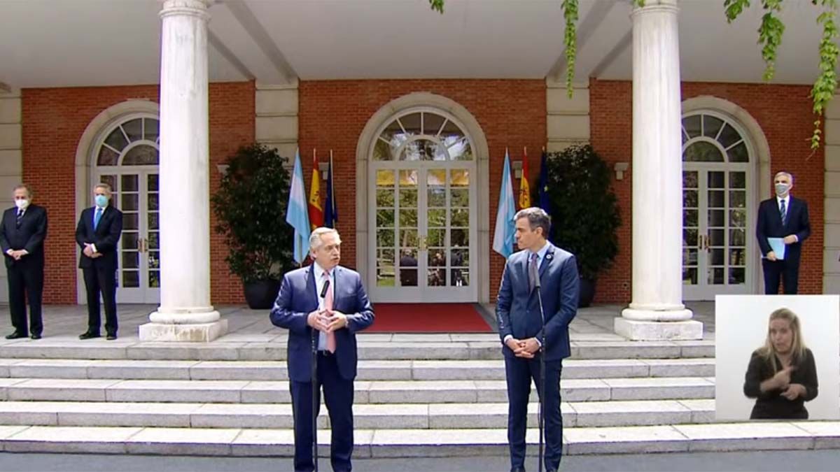 Alberto Fernández  realizó una declaración conjunta con Sánchez en el Palacio de La Moncloa