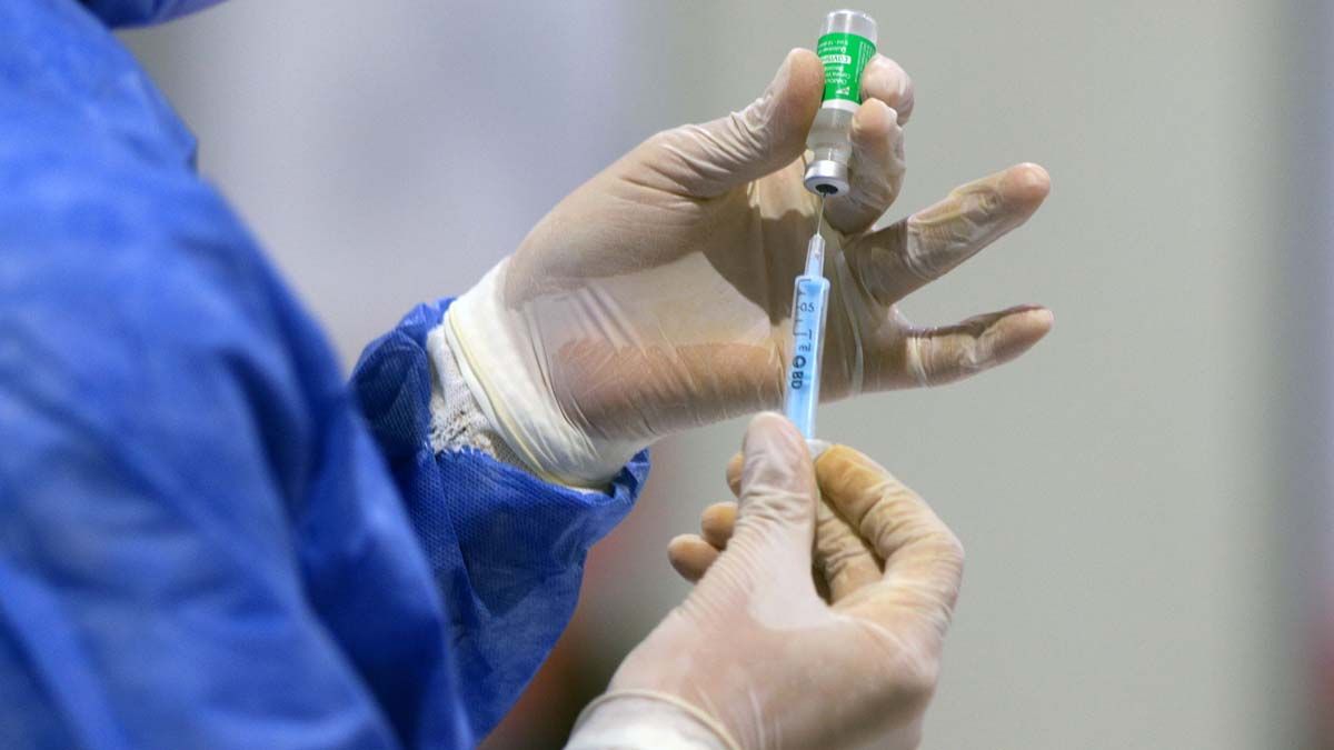 Moderna afirma que será necesaria una tercera dosis de su vacuna contra el Covid