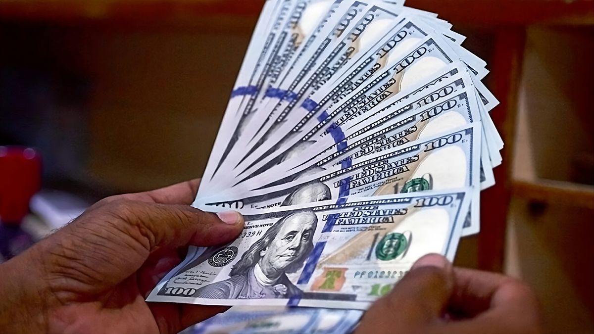 El dólar blue alcanza un nuevo récord en medio de un contexto adverso