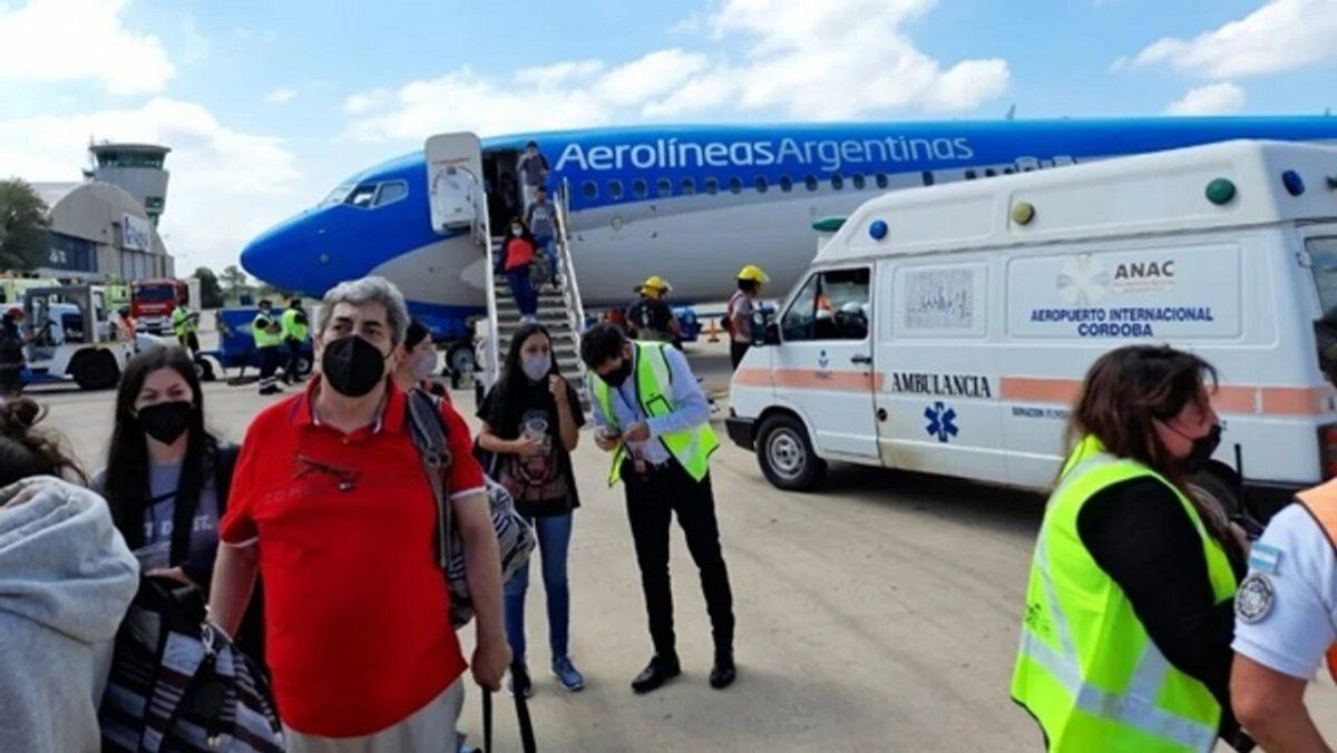 El avión de Aerolineas Argentinas habría sufrido una presunta despresurización.