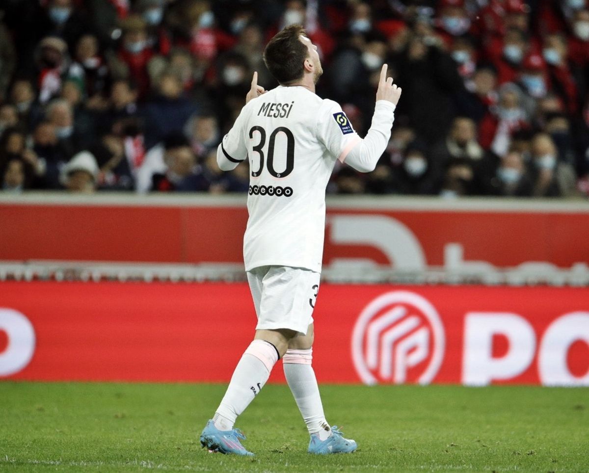 Leo Messi en duda para jugar este domingo con el PSG