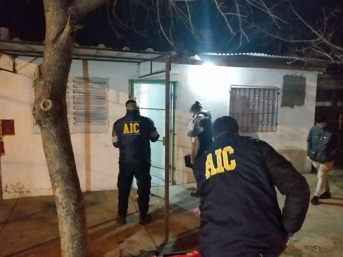 Asesinan a balazos a un familar del fundador de la banda Los Monos en Rosario