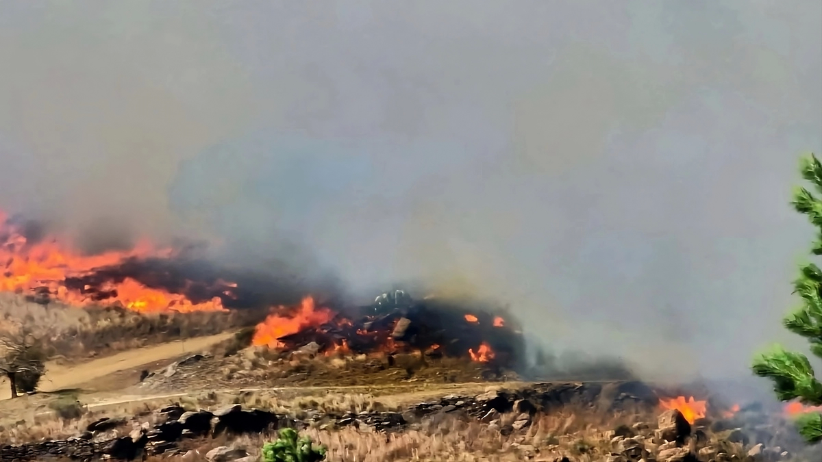 Incendios forestales en la provincia: hay evacuados en Yacanto.